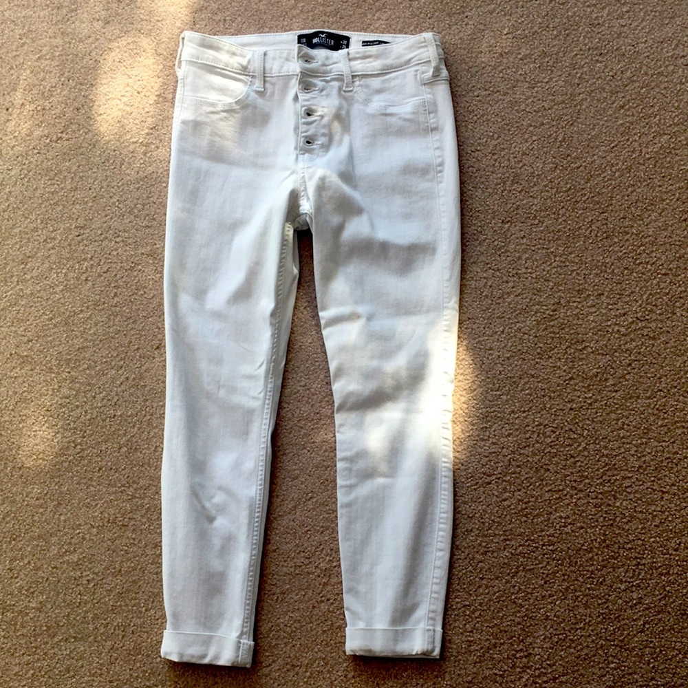 HOLLISTER White Skinny Jeans. W: 30 L: 25